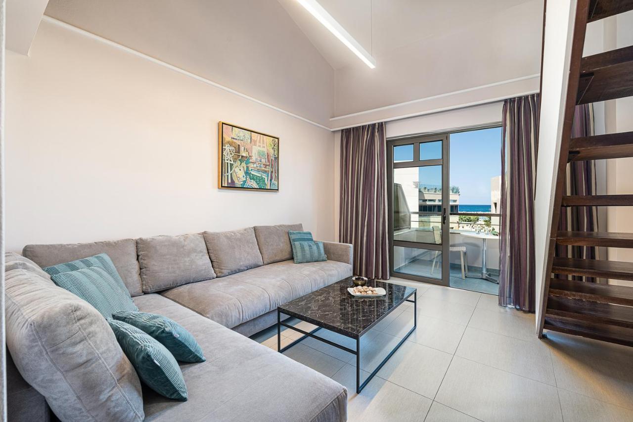포르토 플라타니아스 비치 리조트 앤 스파 외부 사진 A living room in a modern apartment