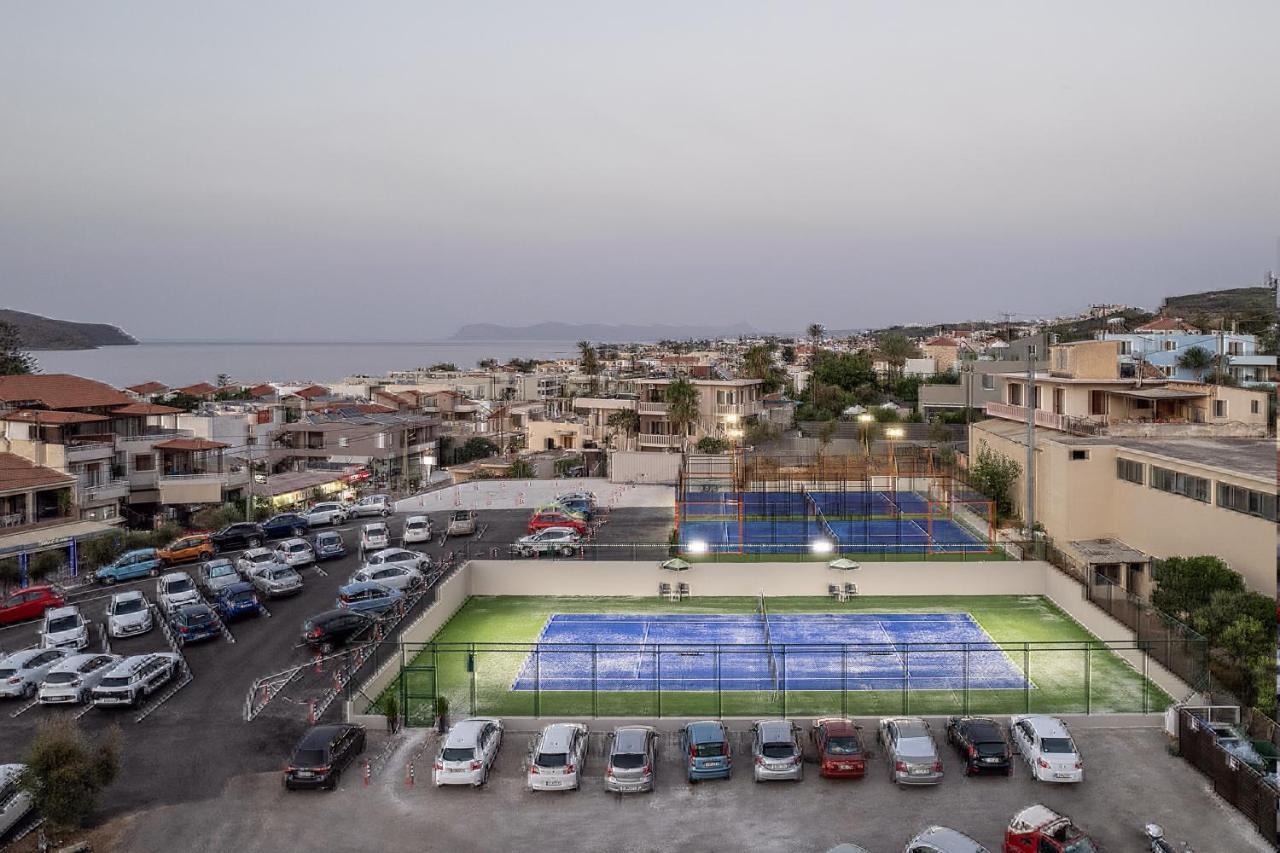 포르토 플라타니아스 비치 리조트 앤 스파 외부 사진 Tennis courts in Nea Vrasna